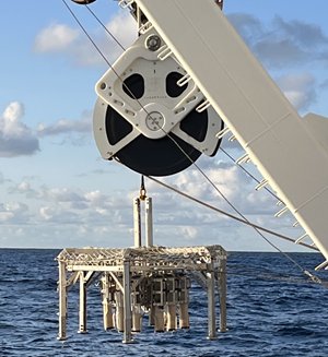 Carottier multitubes pour échantillonner le sédiment (© Flotte Océanographique Française)